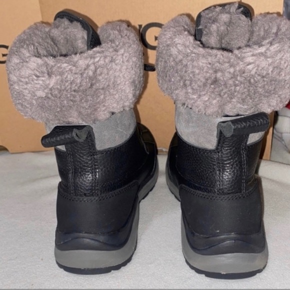 UGG ADIRONDACK III BOOT - Picture 3 of 5